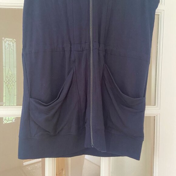 Athleta Cozy Soft Navy Sleveless Zip Up Vest With Ties, Pockets, Hood Size XS - Picture 3 of 9